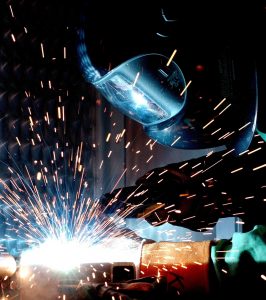 welder using safety mask