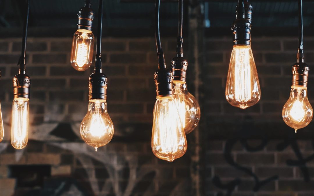 light bulbs hanging from the ceiling